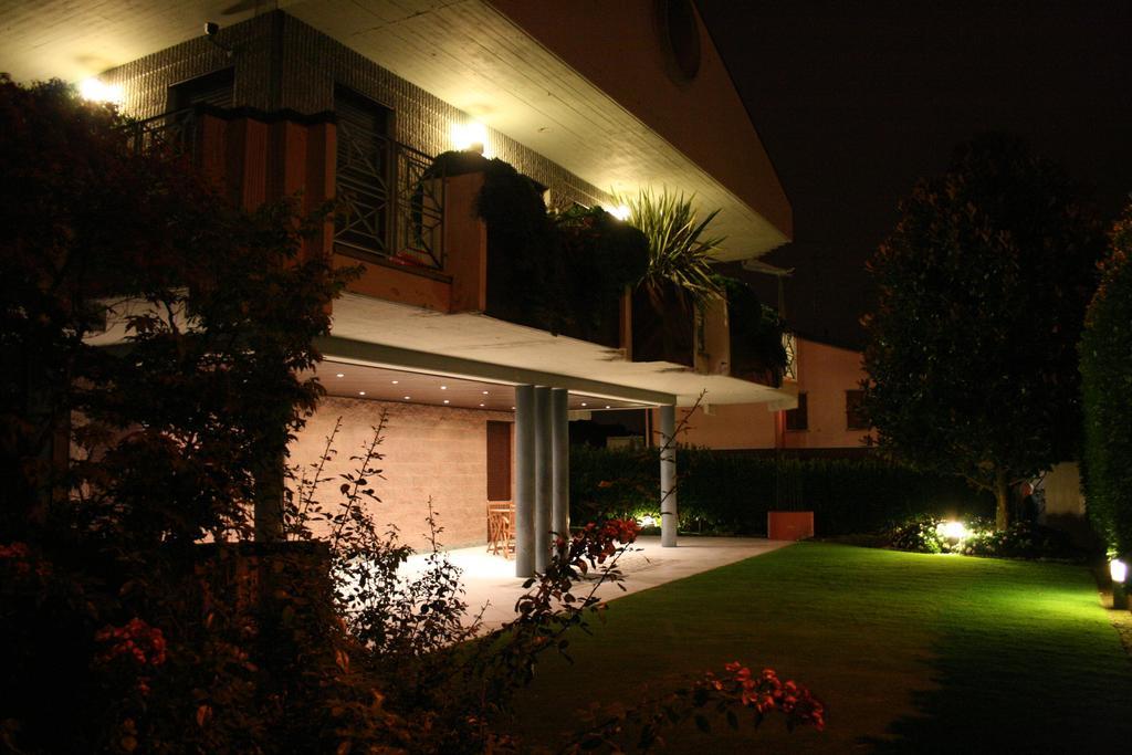 The Flower Garden Scanzorosciate Exterior photo